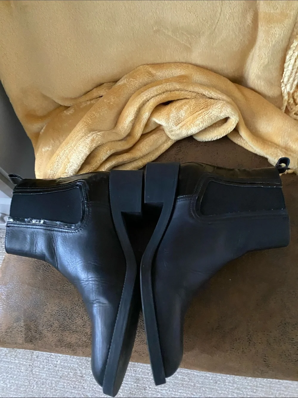 Zara Genuine Soft Leather Chelsea Ankle Boots 39/8 EUC Bloggers Black
